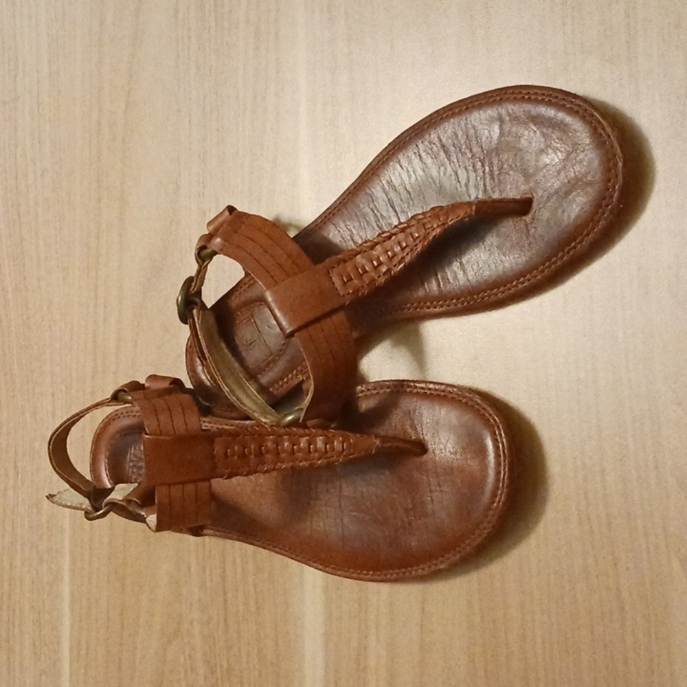 FRYE "Alessia Artisan" Brown/Tan Leather Braided Toe Loop Sandals in Size 7M